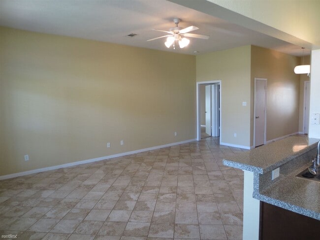 Building Photo - 3 br, 2 bath House - 1001 Orchid St