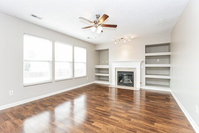 Foto del edificio - 909 Grand Oak Dr