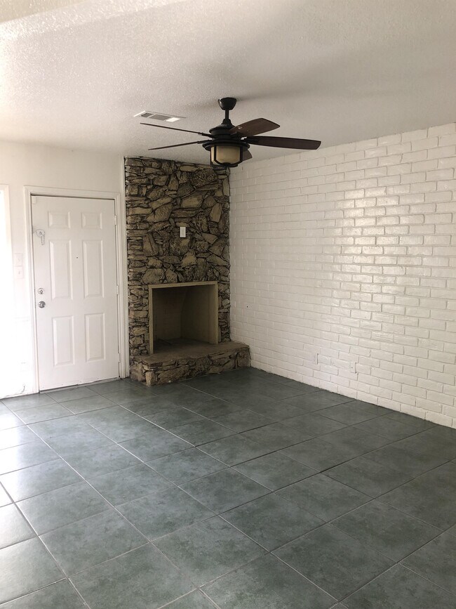 Foto del edificio - 3112 Lourdes St