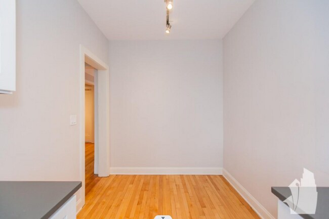 Building Photo - 2315 N Rockwell St