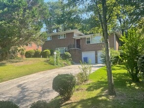 Building Photo - 665 Aline Dr NW
