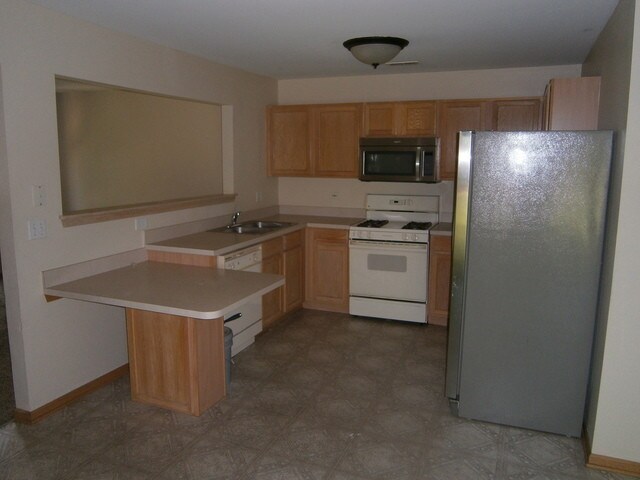 Building Photo - 805 Symphony Dr