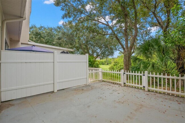 Foto del edificio - 1644 Arabian Ln