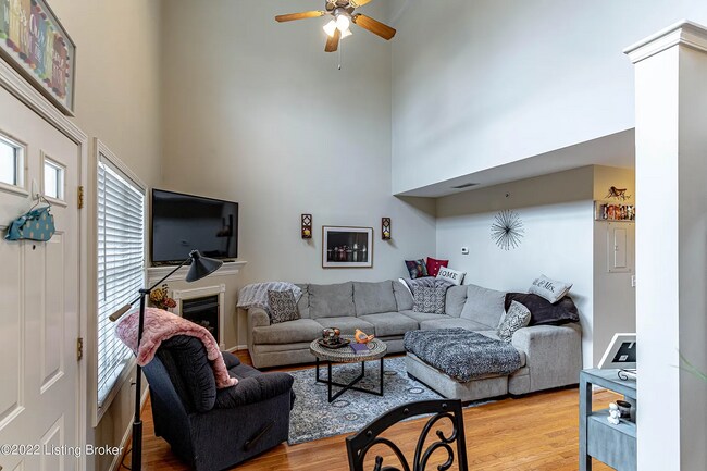 Building Photo - 250 Crescent Hill Pl