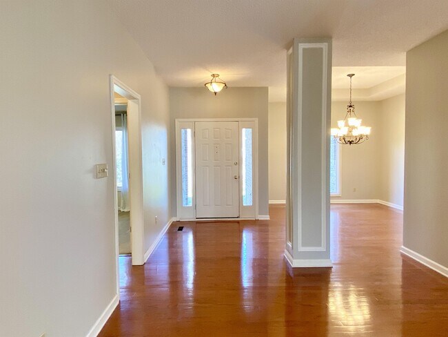 Building Photo - 219 Oligi Cir