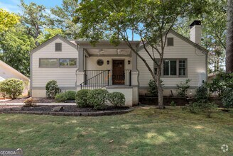 Building Photo - 2221 Melante Dr NE
