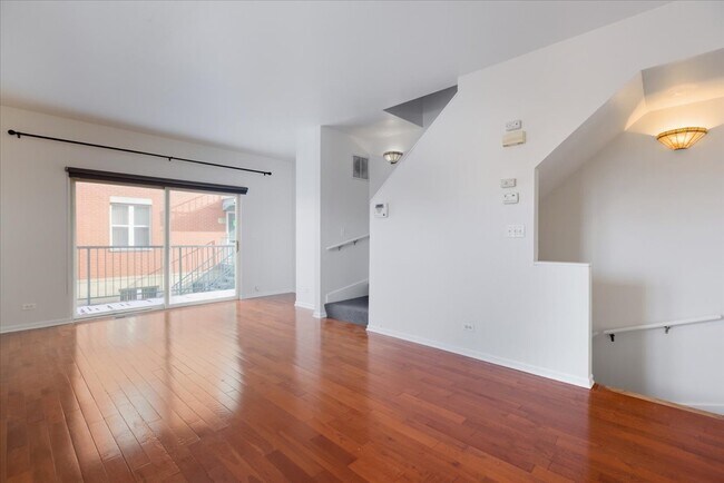 Foto del edificio - 4530 S Woodlawn Ave