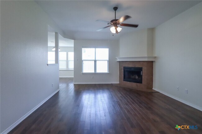 Foto del edificio - 7819 Bridgepointe Dr