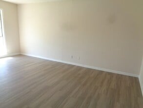 Building Photo - 620 Grantham Rd