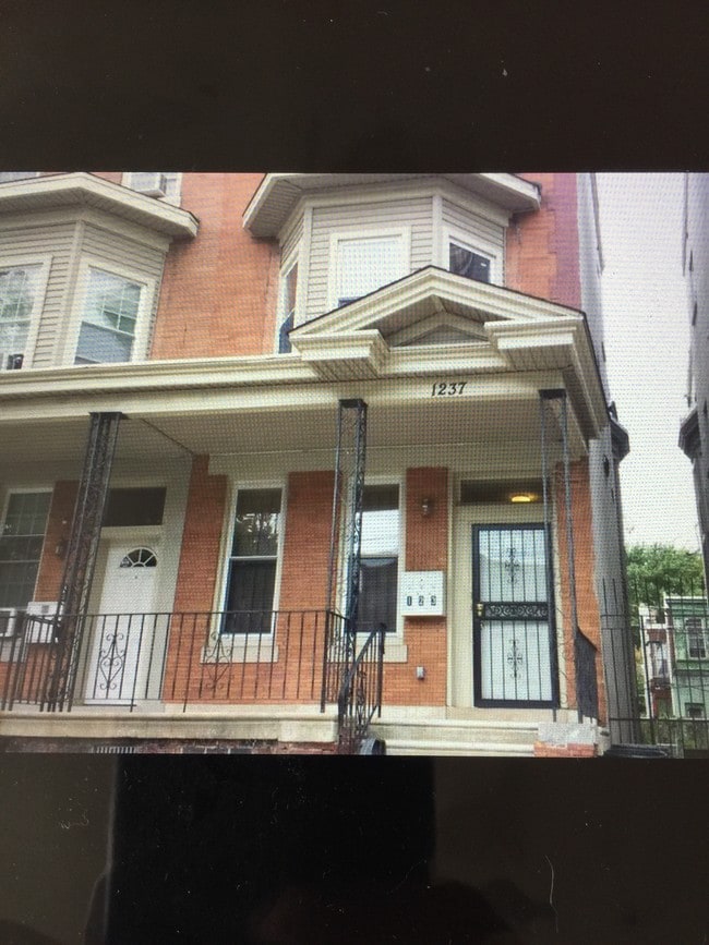 Exterior - 1237 W Allegheny Ave