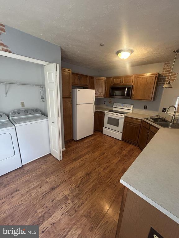 Foto del edificio - 20892 Jo Marie Way