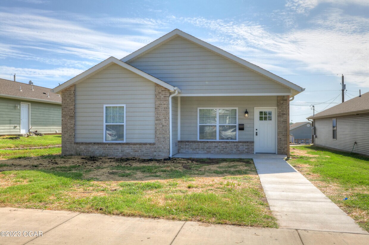 2215 S Kentucky Ave, Joplin, MO 64804 Condo for Rent in Joplin, MO