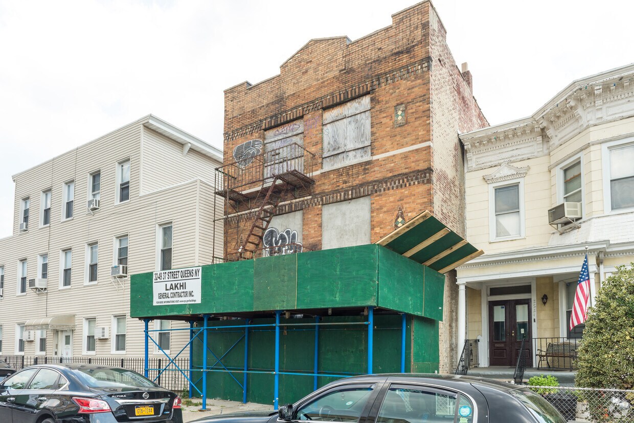 Foto principal - 3249 37th St