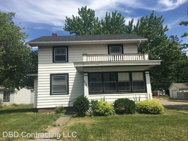 Building Photo - 3029 Plaza Dr