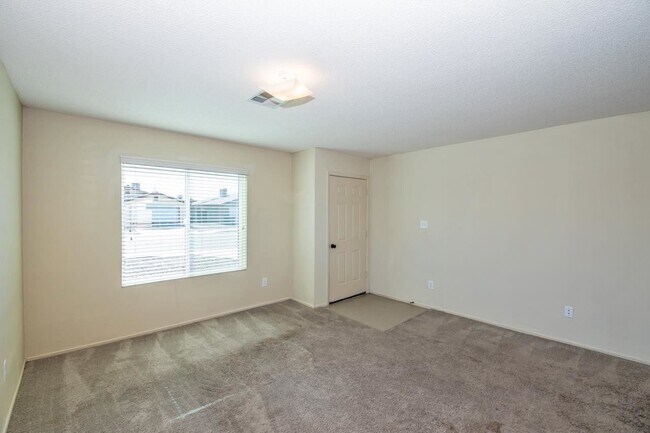 Foto del edificio - 3567 S Benson Ave