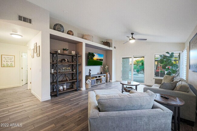 Foto del edificio - 6819 W Bronco Trail
