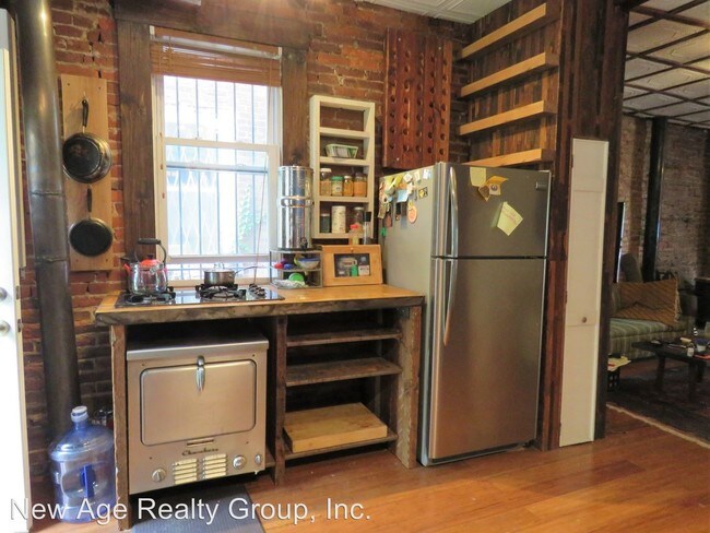 Foto del edificio - 3 br, 1 bath House - 5127 Delancey Street