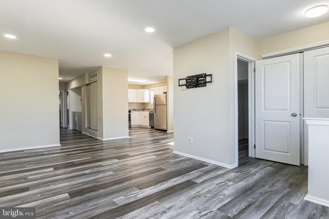 Building Photo - 9463 Ashton Rd