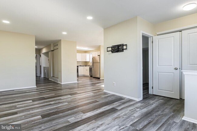 Foto del edificio - 9463 Ashton Rd