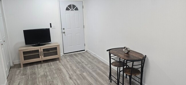 Building Photo - 551 Albatross Dr