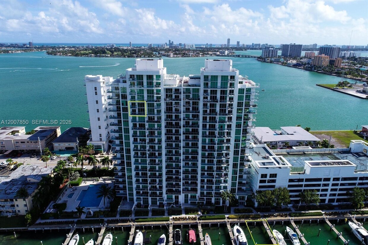 Foto del edificio - 7930 East Dr