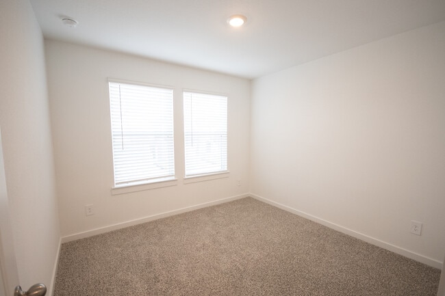 Building Photo - 10217 Berkeley Springs Trl