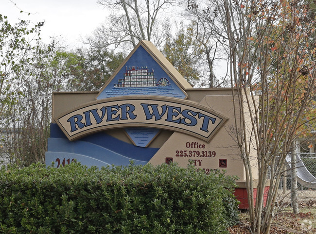 Foto del edificio - River West Apartments