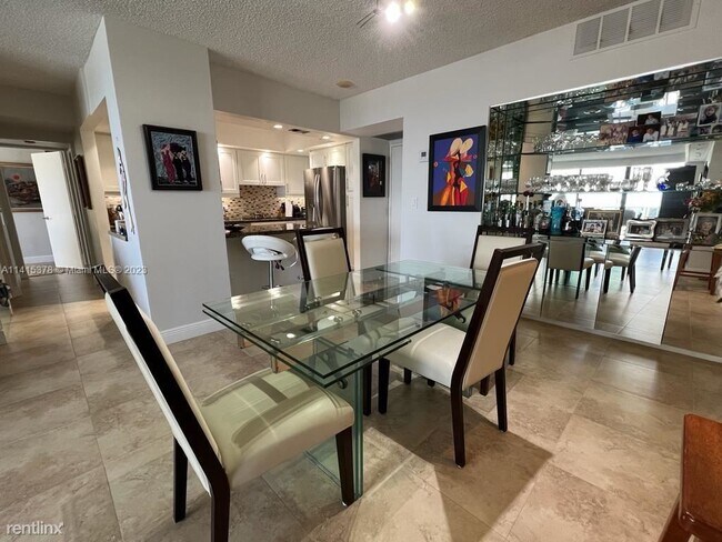 Building Photo - 3 br, 3 bath Condo - 20505 E Country Club ...