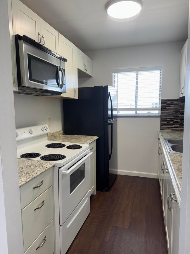 Building Photo - 206 E Tiffany Dr