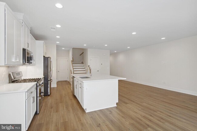 Building Photo - 120 CHOKE CHERRY Ct
