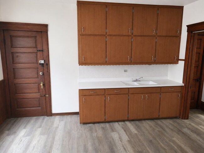 Foto del edificio - 6330 Carl Ave