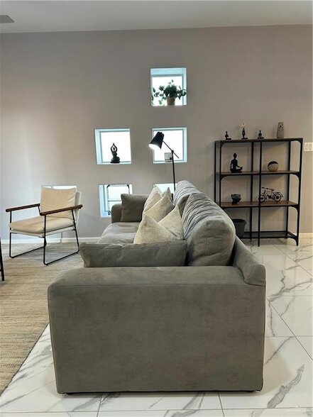 Foto del edificio - 1320 E Camellia Ave