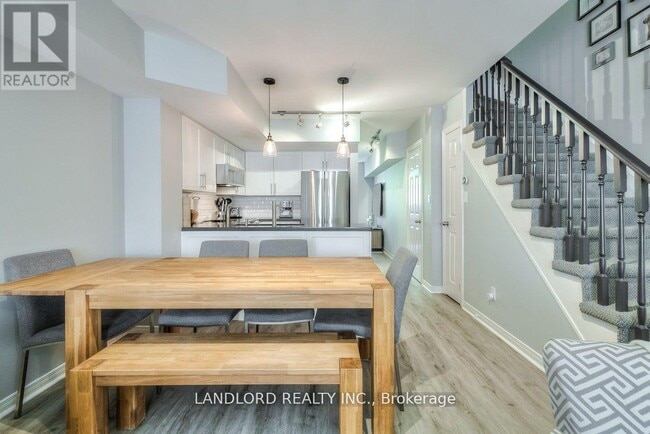 Building Photo - 208 Niagara St