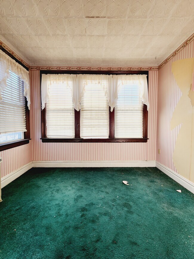 159 W 57th Apt 2 - 161 W 57th St