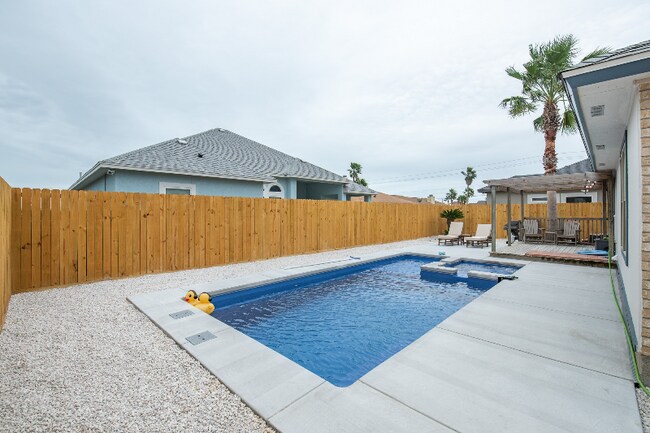 Building Photo - 15234 Barataria Dr