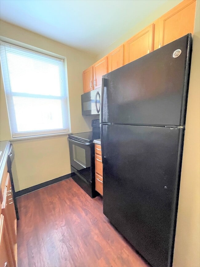 Building Photo - 5712 Phillips Ave