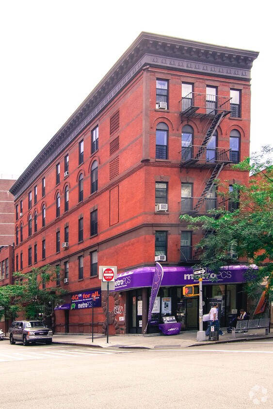 Primary Photo - 318 Pleasant Ave