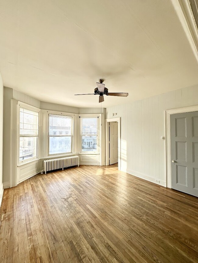 Building Photo - 130 5th Ave