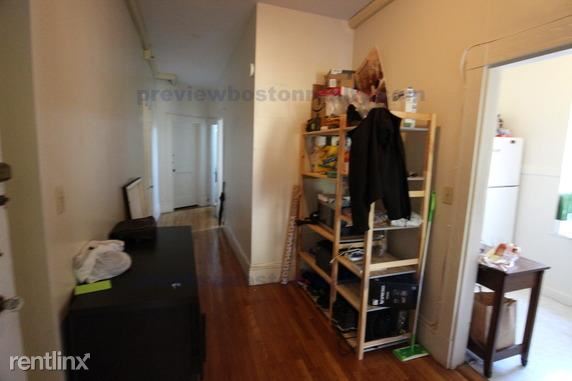 Building Photo - 1477 Beacon St