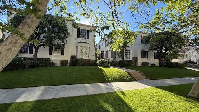 Foto del edificio - 530 N Sycamore Ave