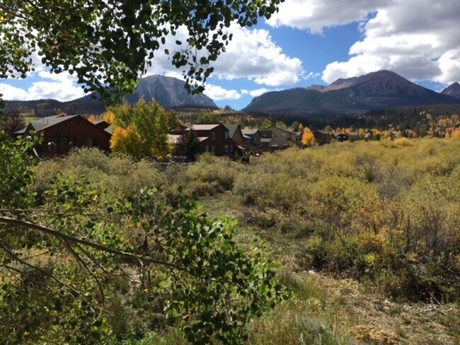 Foto del edificio - 345 N Chipmunk Cir