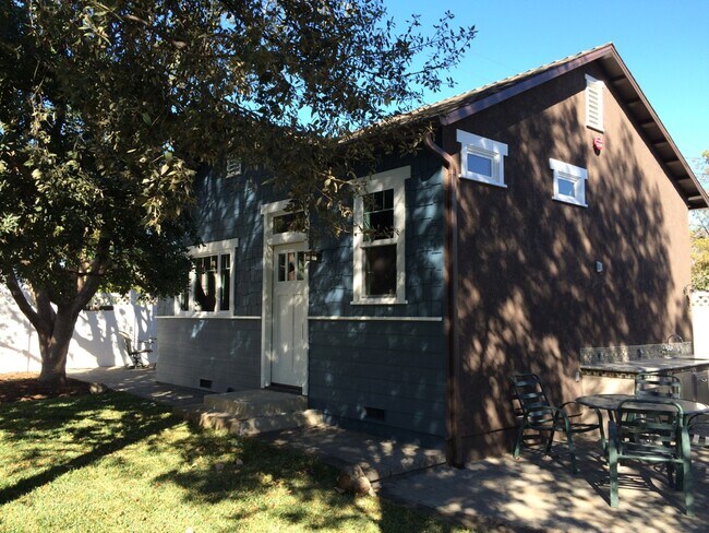 Welcome Home - 339 W Cedar Ave