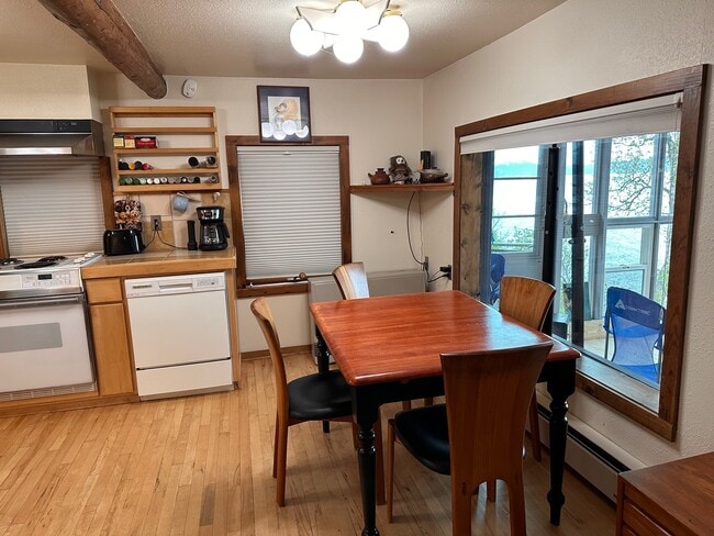 Building Photo - 2913 Kachemak Dr