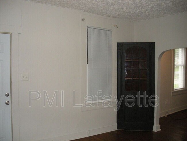 Building Photo - 802 S 19th St