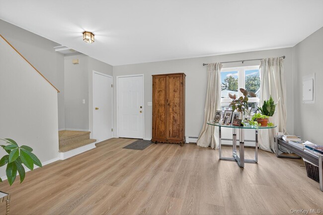 Building Photo - 22 8th St