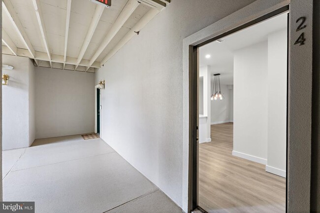 Building Photo - 12000 Taliesin Pl