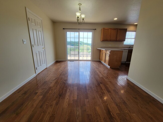 Building Photo - 3 bedroom, 2.5 bath Townhome - Available 0...