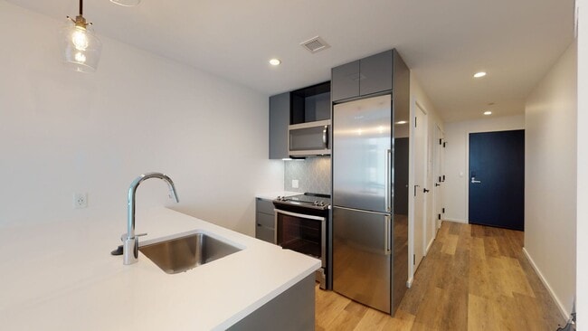 Interior Photo - 345 Harrison