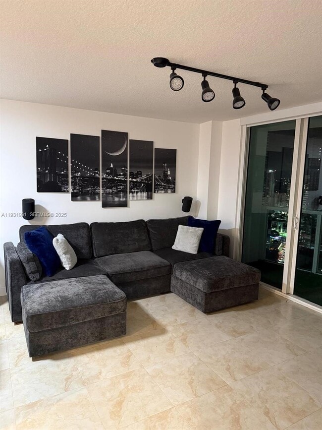 Building Photo - 31 SE 5th St