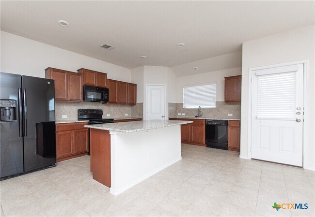 Building Photo - 3903 Endicott Dr